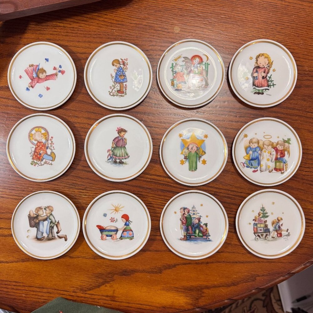 The Berta Hummel Museum Miniature Collector Plate Set Of 12 Schmid Germany 1970s